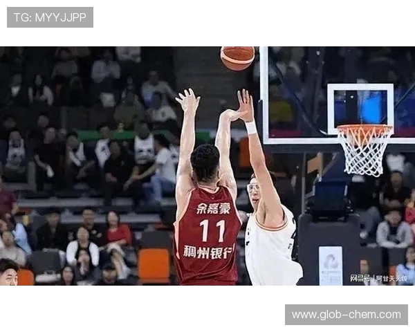 余嘉豪的成长之路：从少年篮球梦到职业生涯的辉煌与挑战