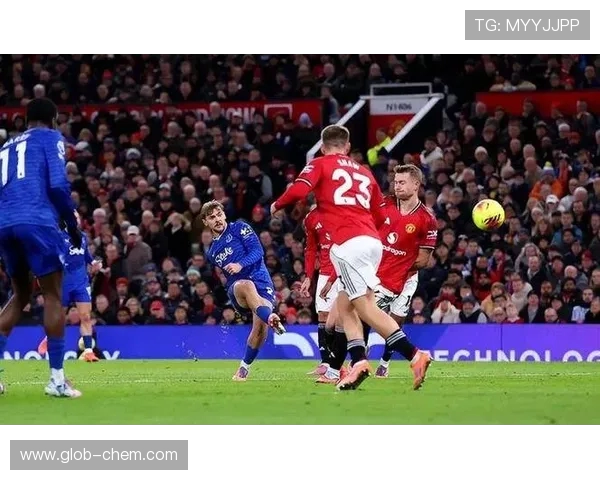 修咸顿主场迎战曼联双方争夺英超积分榜关键战役 修咸顿主场迎战曼联双方争夺英超积分榜关键战役