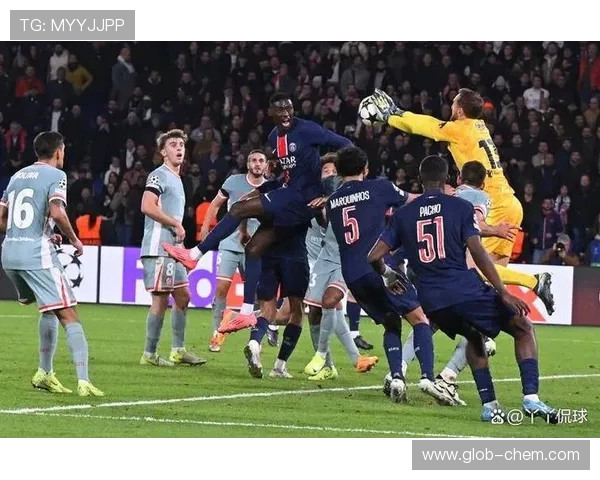 皇马与巴黎的巅峰对决精彩瞬间回顾与战术解析 皇马与巴黎的巅峰对决精彩瞬间回顾与战术解析