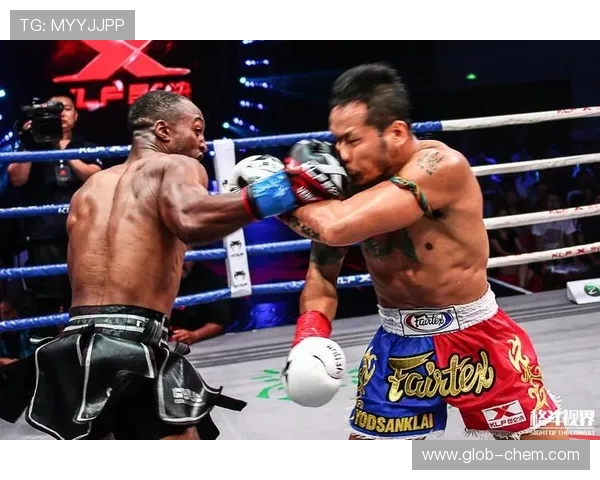 缅甸拳手挑战雅桑克莱巅峰对决展现搏击艺术与实力较量