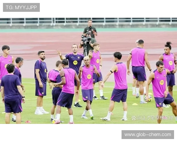 莱万领衔球队新征程展现足球魅力与技术的完美结合