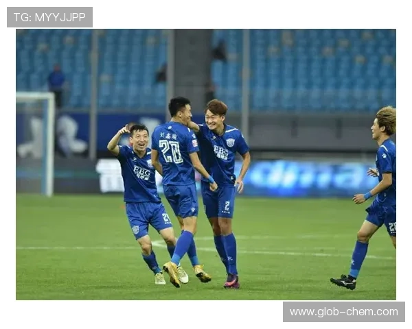 重庆足球队以58分领跑冠军赛积分榜展现强劲实力